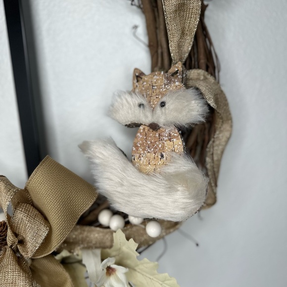 18” Ashland natural grapevine wreath, handmade white fox Christmas wreath - Picture 7 of 7